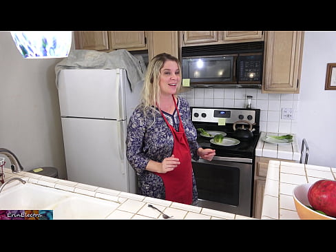 ❤️ Stepmom u munghje in cucina prima di a so data ❤ Super sex à co.bladesoul.top